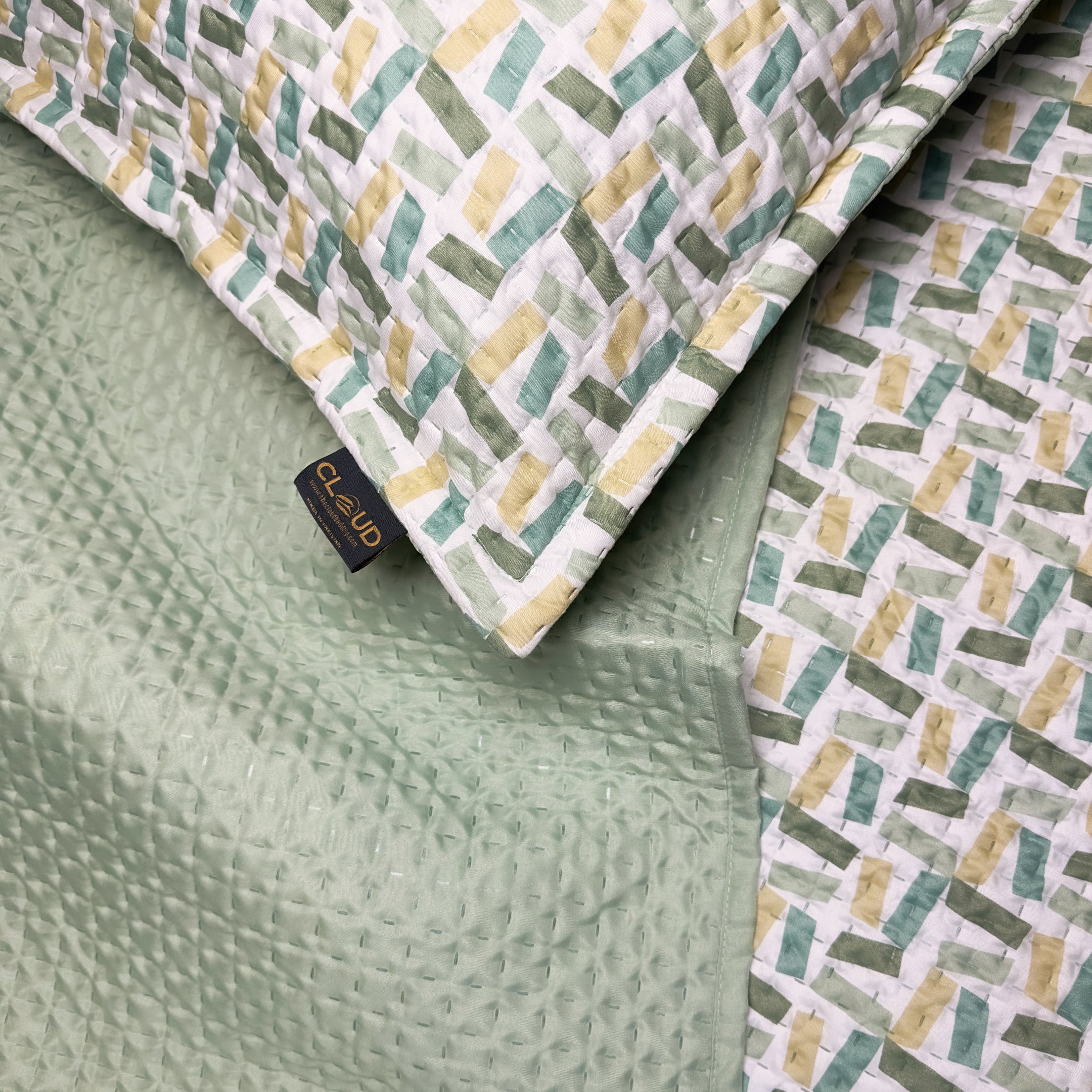 Mist Reversible Bedspread set