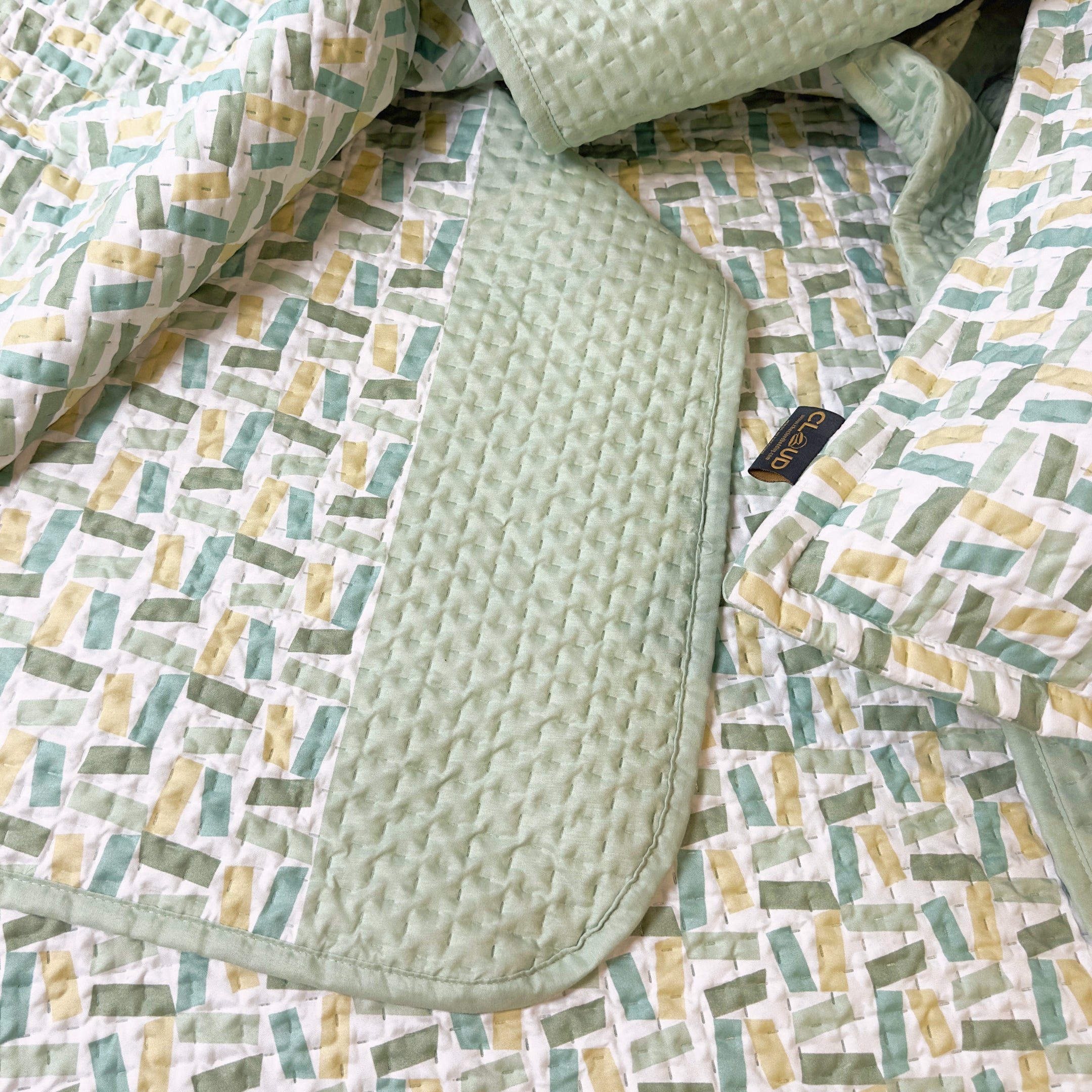 Mist Reversible Bedspread set